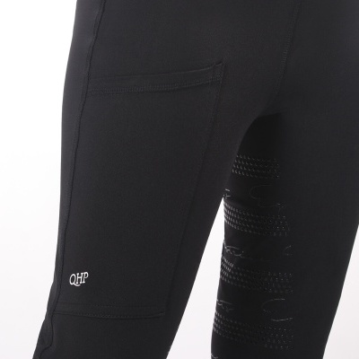 Calças pretas com bolso lateral e logótipo QHP