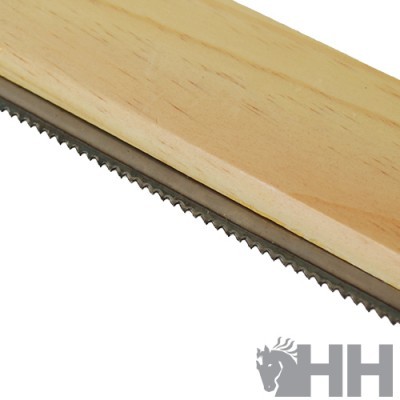 Serra com cabo de madeira clara e lâmina dentada, logotipo HH