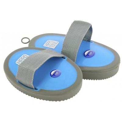 Massajador oval azul com borda cinza e alça cinza larga de tecido