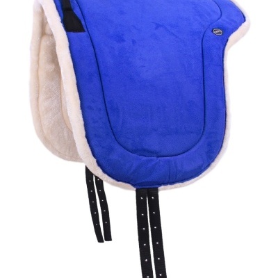 sela azul com acabamento bege e tiras pretas