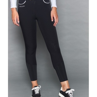 Calças pretas justas com padrão branco na cintura e texto MARCUJOR