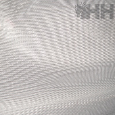 tecido branco com padrão losangos texturizado