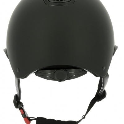 Capacete preto mate com fecho ajustável e ventilação