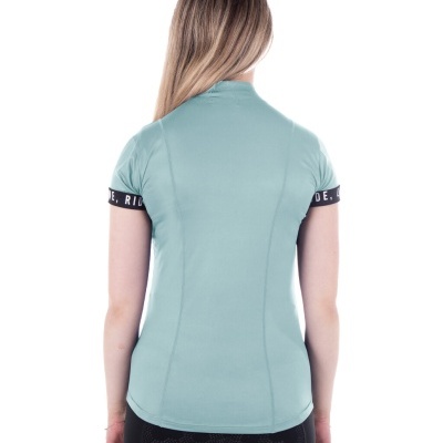 Camisola verde água de manga curta vista de costas