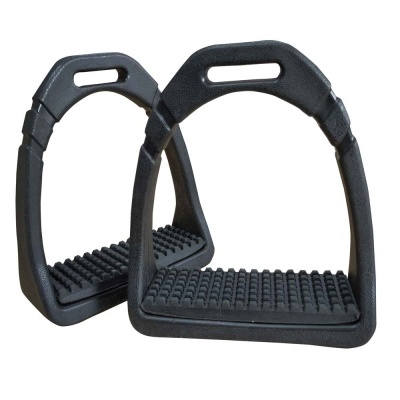 Estribos pretos de plástico para equitação com textura antiderrapante