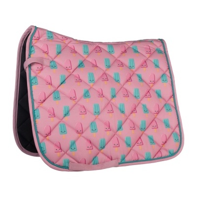 Saddle pad rosa acolchoado com padrão geométrico colorido