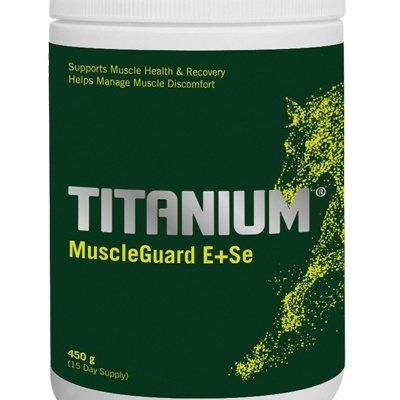Frasco branco com rótulo verde e texto TITANIUM MuscleGuard E+Se