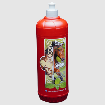 Frasco vermelho de shampoo para cavalos Kevin Bacons com tampo branco e etiqueta colorida