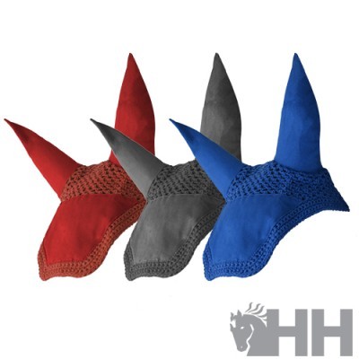 Toucas com orelhas pontudas vermelho, cinza e azul em fundo branco com logo HH