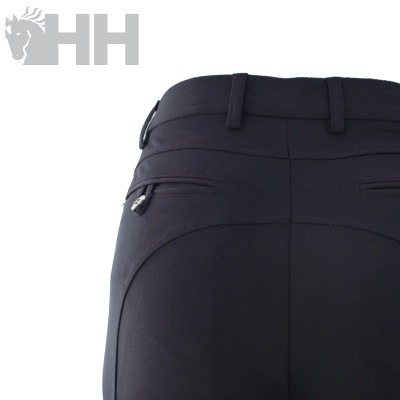 Calças escuras vista traseira com botão e cintos de passador