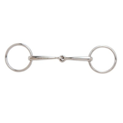 Freio simples de metal prateado para cavalo com argolas circulares