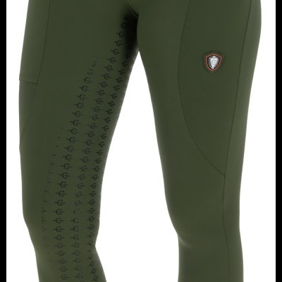 Leggings verdes com bolso lateral, padrão preto e emblema em escudo