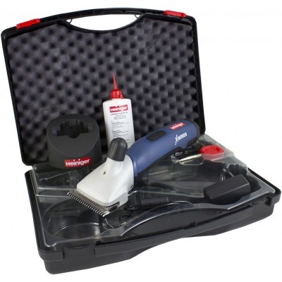 Estojo preto com máquina de tosquiar azul e branca, óleo e acessórios