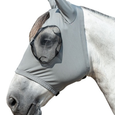 Máscara cinzenta para cavalo com cobertura nos olhos e cabeça