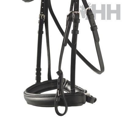 Cabeçada para cavalo em couro preto com fivelas prateadas