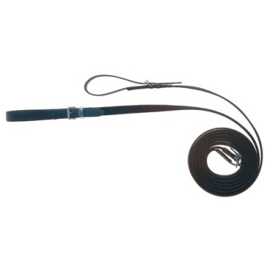 Trela preta fina com fecho metálico sobre fundo branco