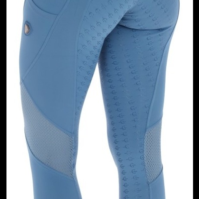 Calças desportivas azuis com textura antiderrapante e bolsos laterais