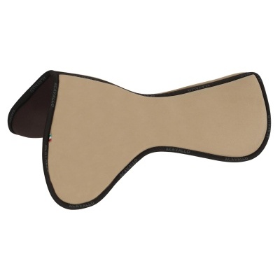 Sela de cavalo bege com bordas pretas e textura lisa