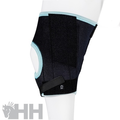 Suporte ortopédico preto para coxa com costura azul clara num manequim branco