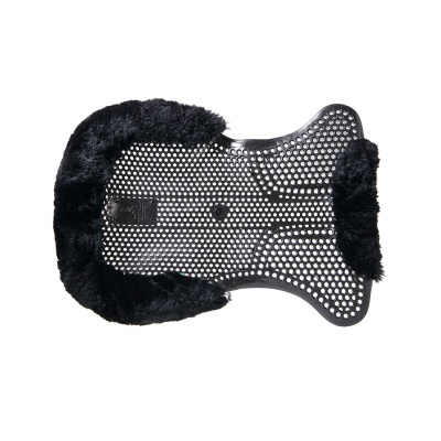 Tapete antideslizante preto com pele sintética nas bordas