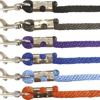 Seis trelas de corda coloridas para animais com ganchos metálicos