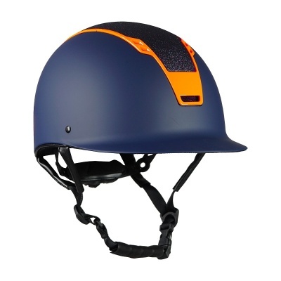 Capacete azul escuro com detalhes laranja e tira preta de segurança