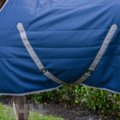 Manta azul para cavalo com tiras cinza ajustáveis ao ar livre