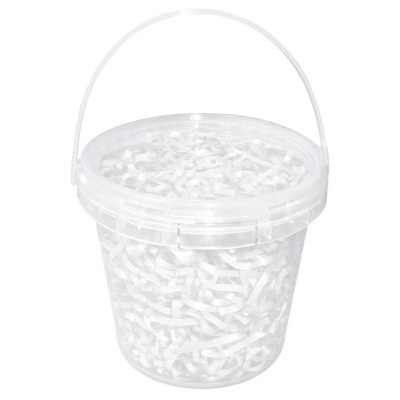 Balde transparente com tiras de papel branco