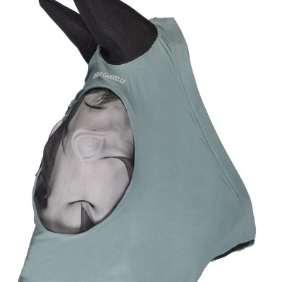 Máscara protetora cinza com orelhas pretas e abertura de rede