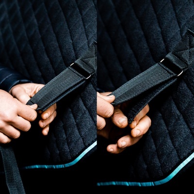 Correia preta ajustável com casaco acolchoado preto e linha azul clara