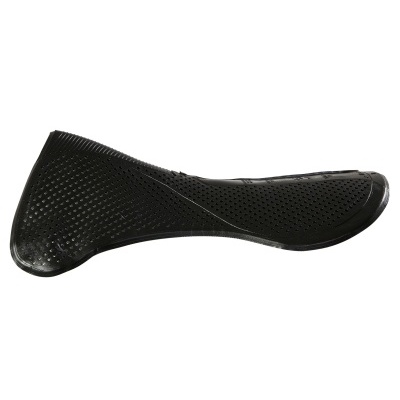 Meia preta perfurada sem costuras sobre fundo branco