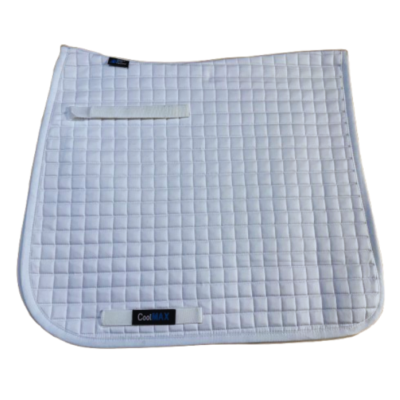 Tapete de sela branco acolchoado com tiras e etiquetas