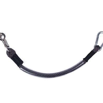 Corda preta com mosquetão e encaixe metálico