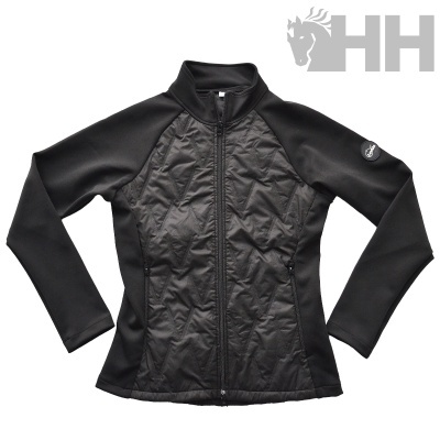 Casaco feminino preto acolchoado e liso com fecho e logótipo na manga, fundo branco e logótipo cinzento no canto