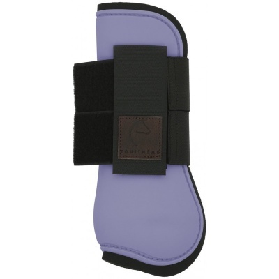 Protector equino lavanda com fita preta e etiqueta castanha