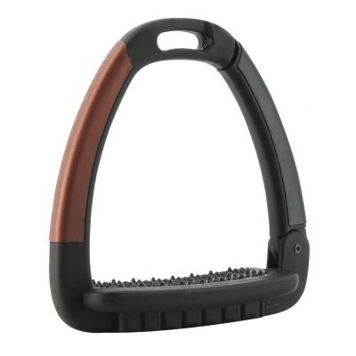 Estribo para equitação preto com detalhe castanho e base antiderrapante