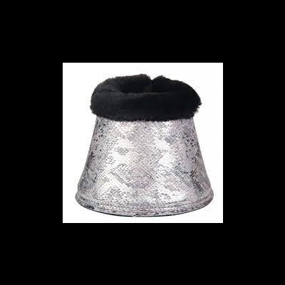 Viseira prata com pelo preto e padrão de escamas