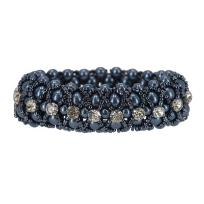 Pulseira azul com contas e pedras brilhantes