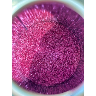 Pó glitter cor de vinho em recipiente redondo branco