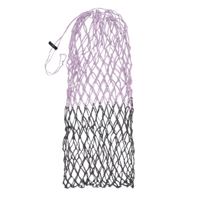 Rede de malha bicolor lilás e cinza escuro com etiqueta preta.