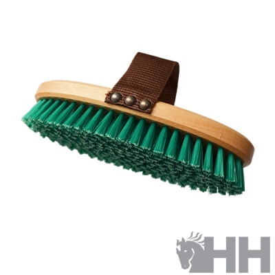 Escova de limpeza oval com base de madeira, cerdas verdes e alça castanha