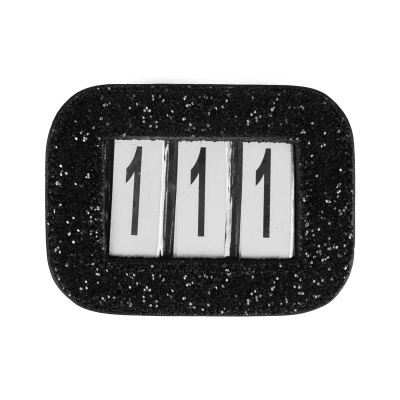 Contador manual mecânico preto com números 111