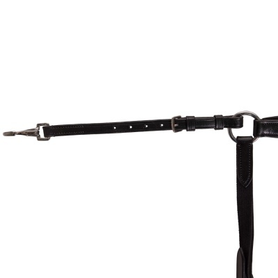 Correia de pele preta com fivela metálica prateada