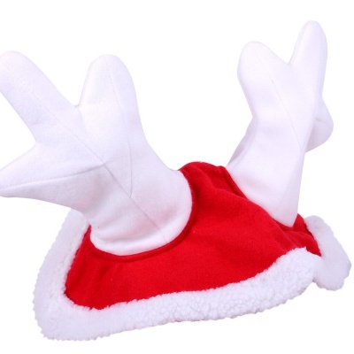 Chapéu de Natal vermelho com galhos de rena brancos