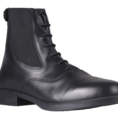 Botim unissexo preto em pele com atacadores frontais e painéis elásticos laterais