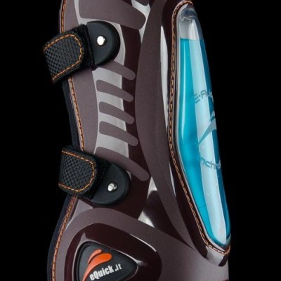 Protetor para cavalo preto e cinzento com acolchoamento azul e fechos de velcro