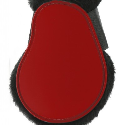 Protetor vermelho com pêlo preto para cavalo