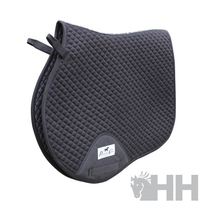 Tapete de sela cinza escuro matelassê com rótulo P & C