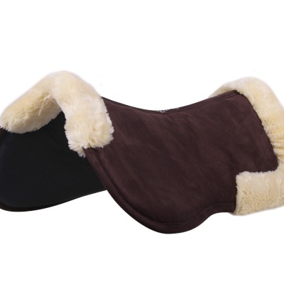 Sela de cavalo marrom com pele sintética branca nas bordas