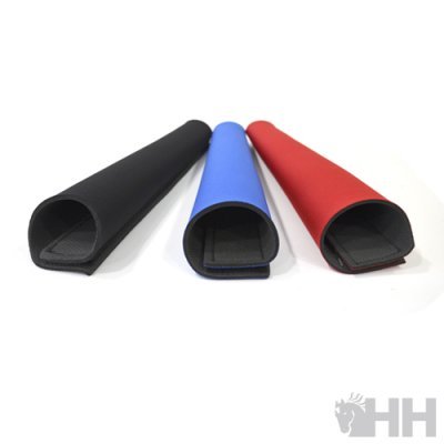 Capas protetoras para barra em neoprene, cores preto, azul e vermelho.